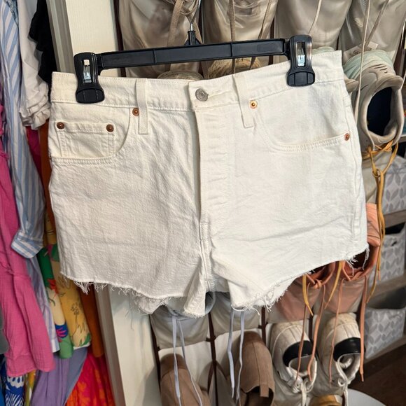 Levis white jean shorts - Picture 1 of 3